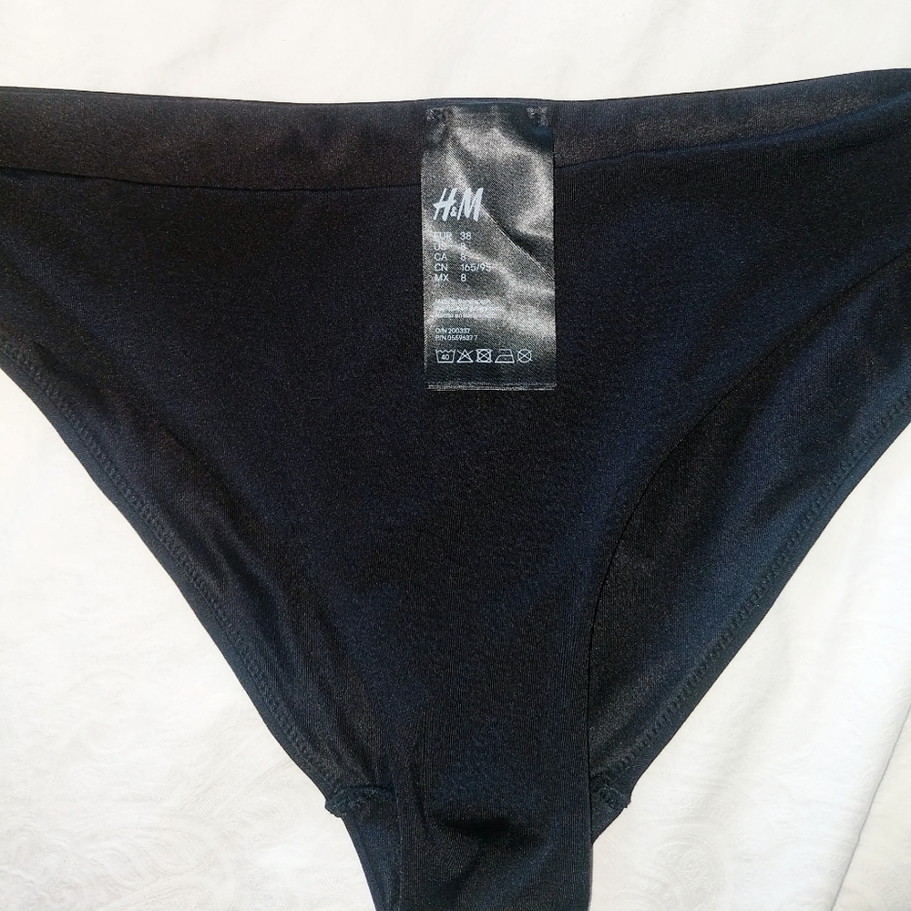 Seamless Mid-Rise Bikini Bottoms